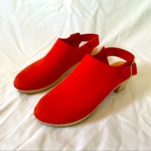 Bryr Susie Closed Toe Clog - Size 40